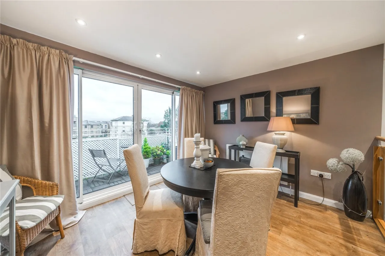 Bleasby Gardens, Cheltenham, GL51, photo 5