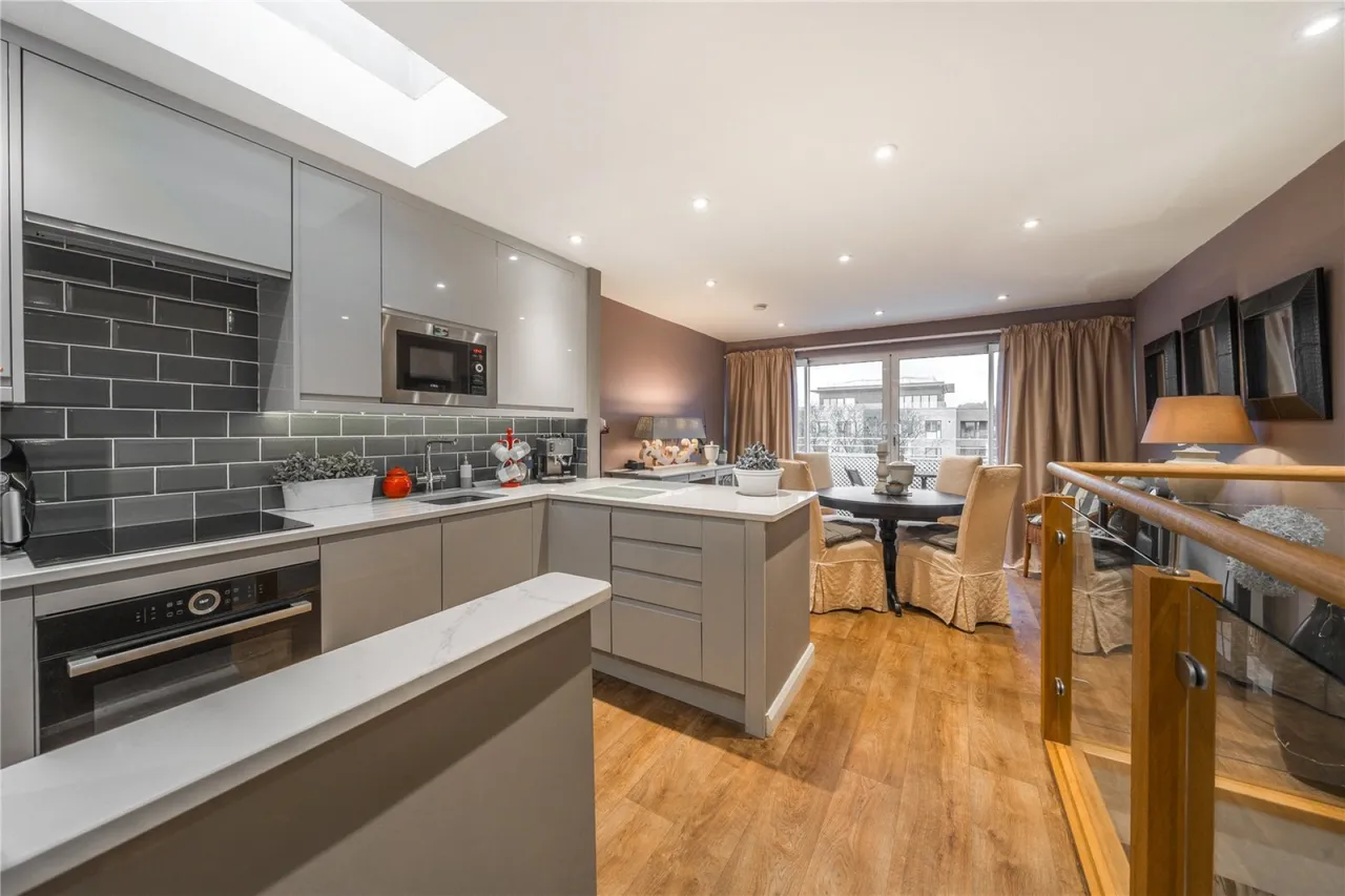 Bleasby Gardens, Cheltenham, GL51, photo 4