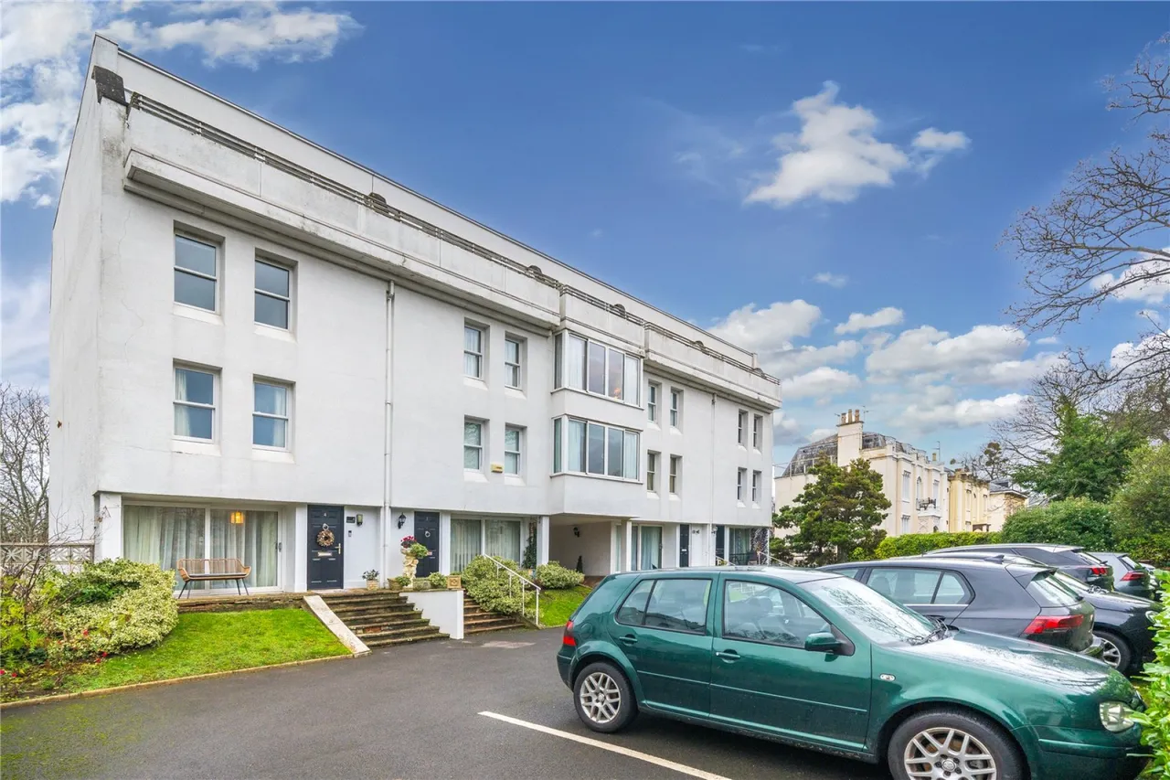 Bleasby Gardens, Cheltenham, GL51, photo 22