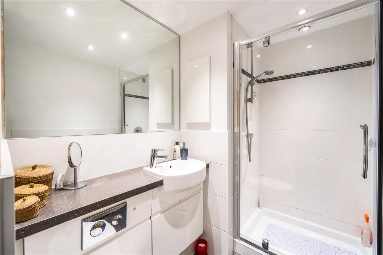 Bleasby Gardens, Cheltenham, GL51, photo 18