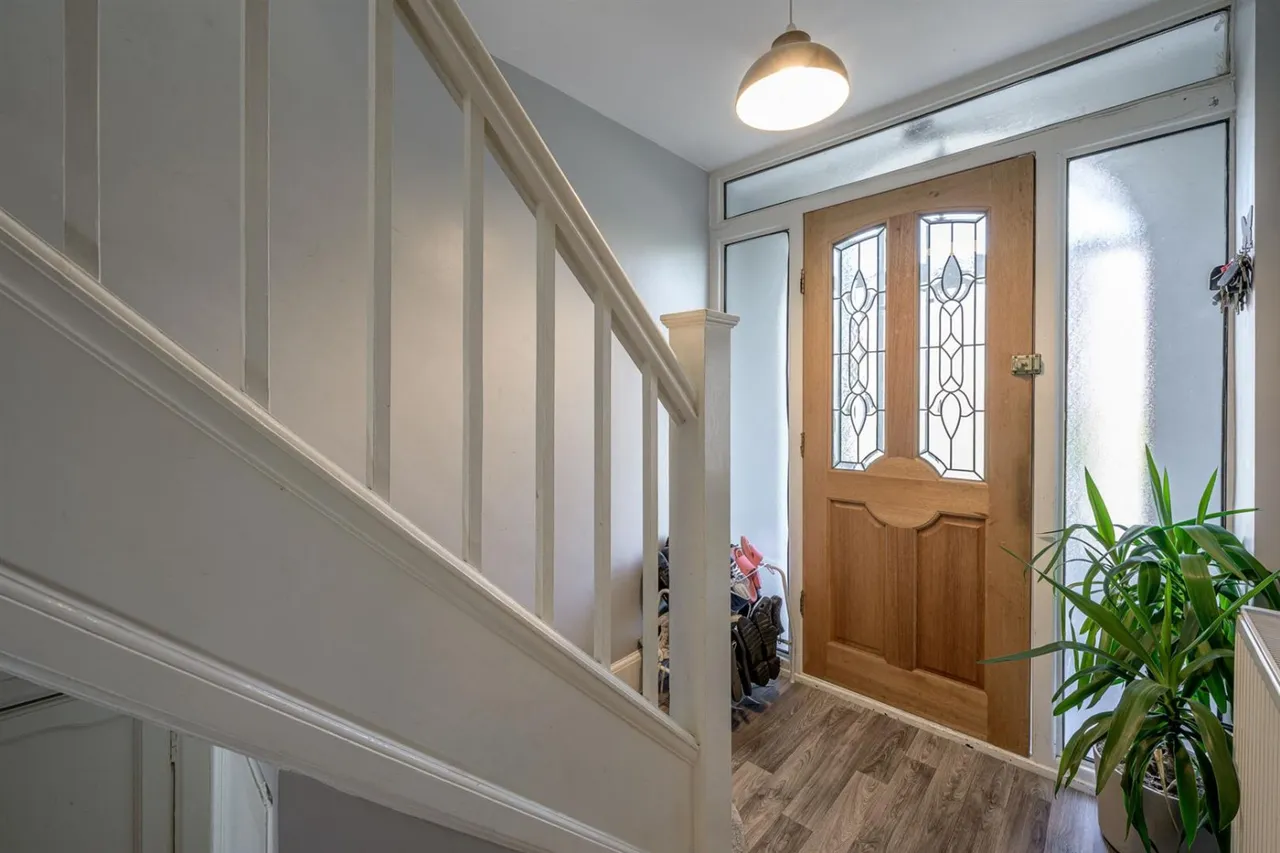 Hawne Lane, Halesowen, B63, photo 11