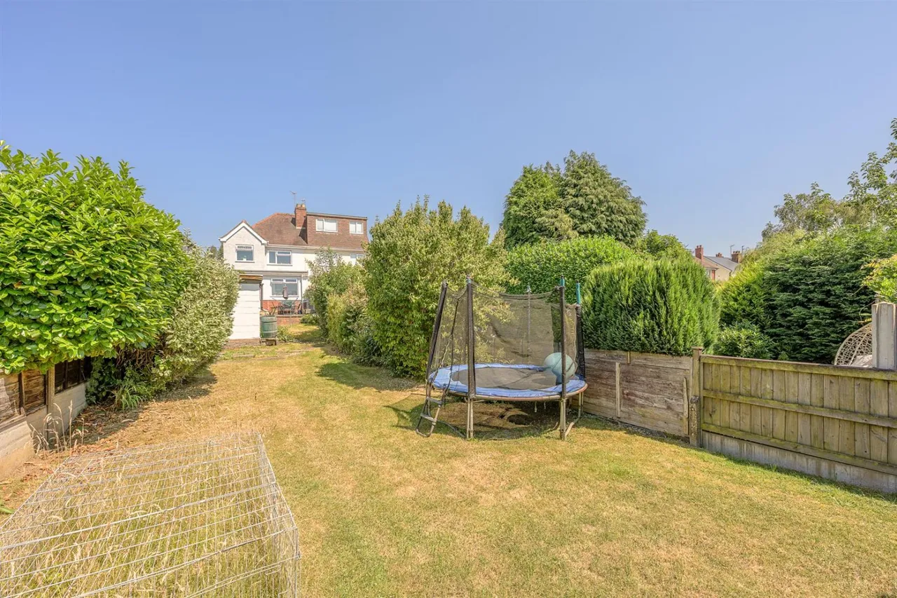 Hawne Lane, Halesowen, B63, photo 10