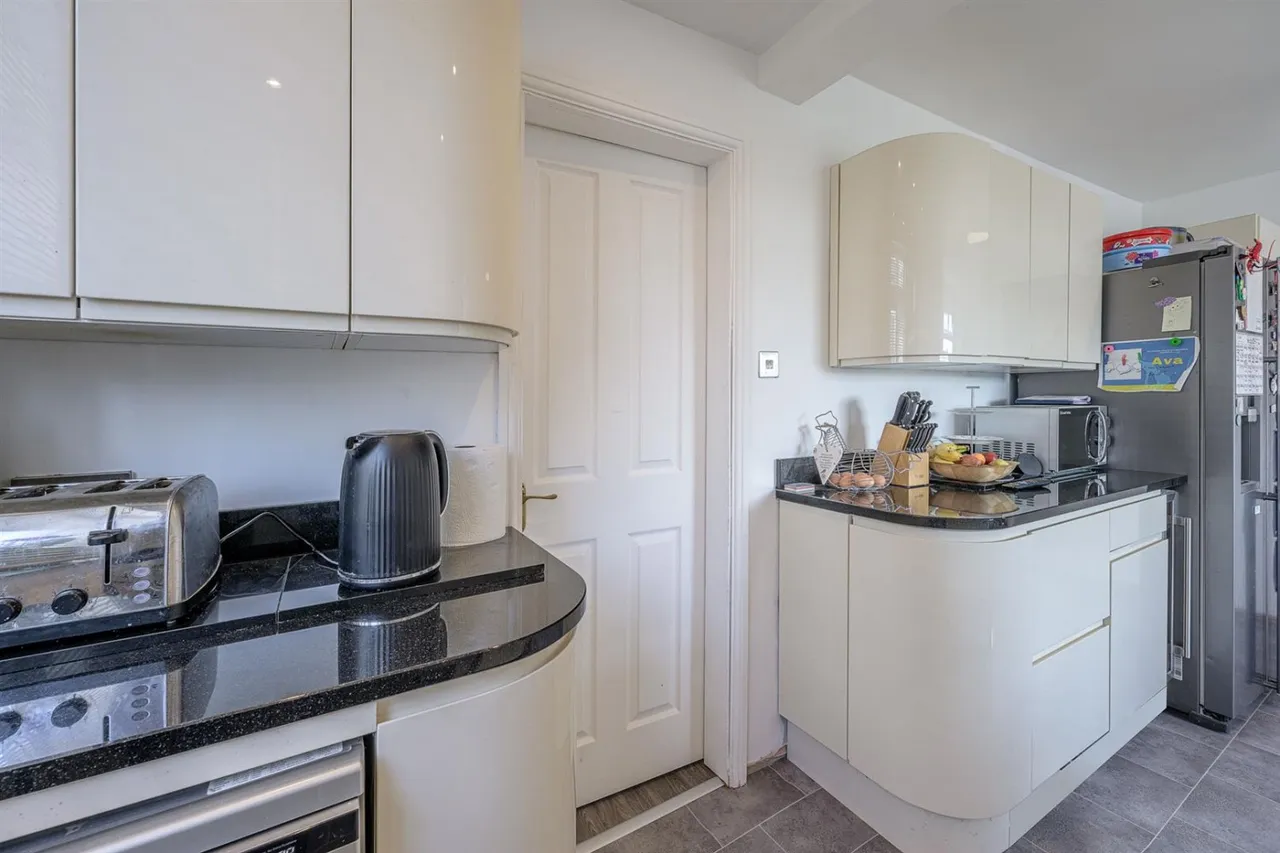 Hawne Lane, Halesowen, B63, photo 14