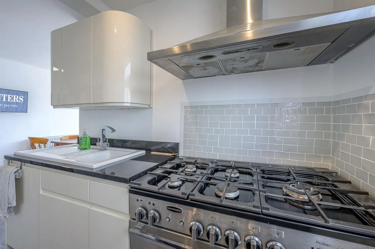 Hawne Lane, Halesowen, B63, photo 15