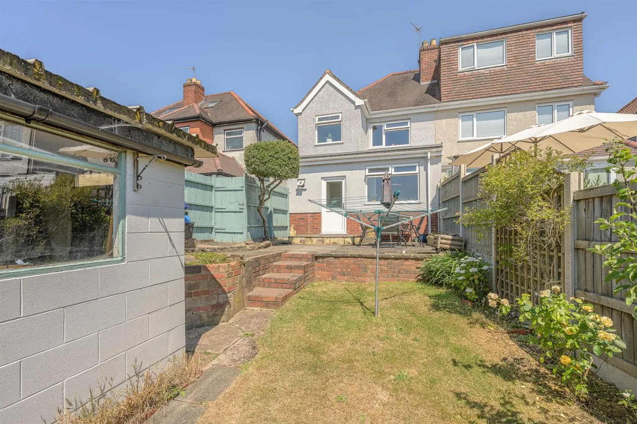 Hawne Lane, Halesowen, B63, photo 23