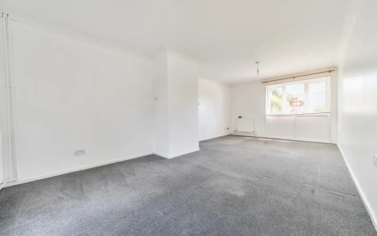 Wentworth Drive, Bedford, photo 3