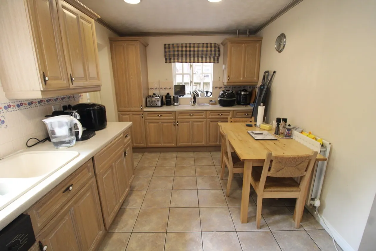 Ashwell Court, Woodthorpe, photo 5