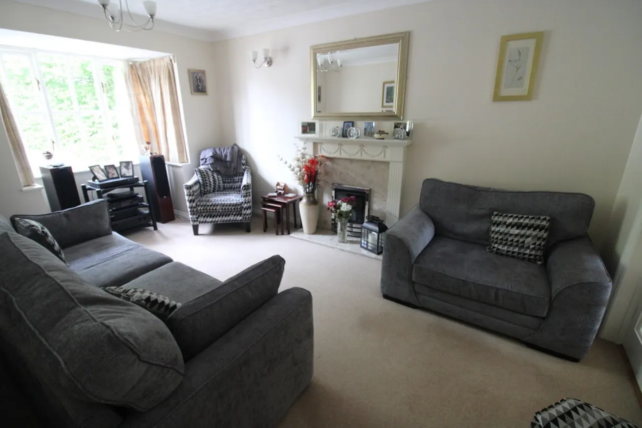 Ashwell Court, Woodthorpe, photo 3
