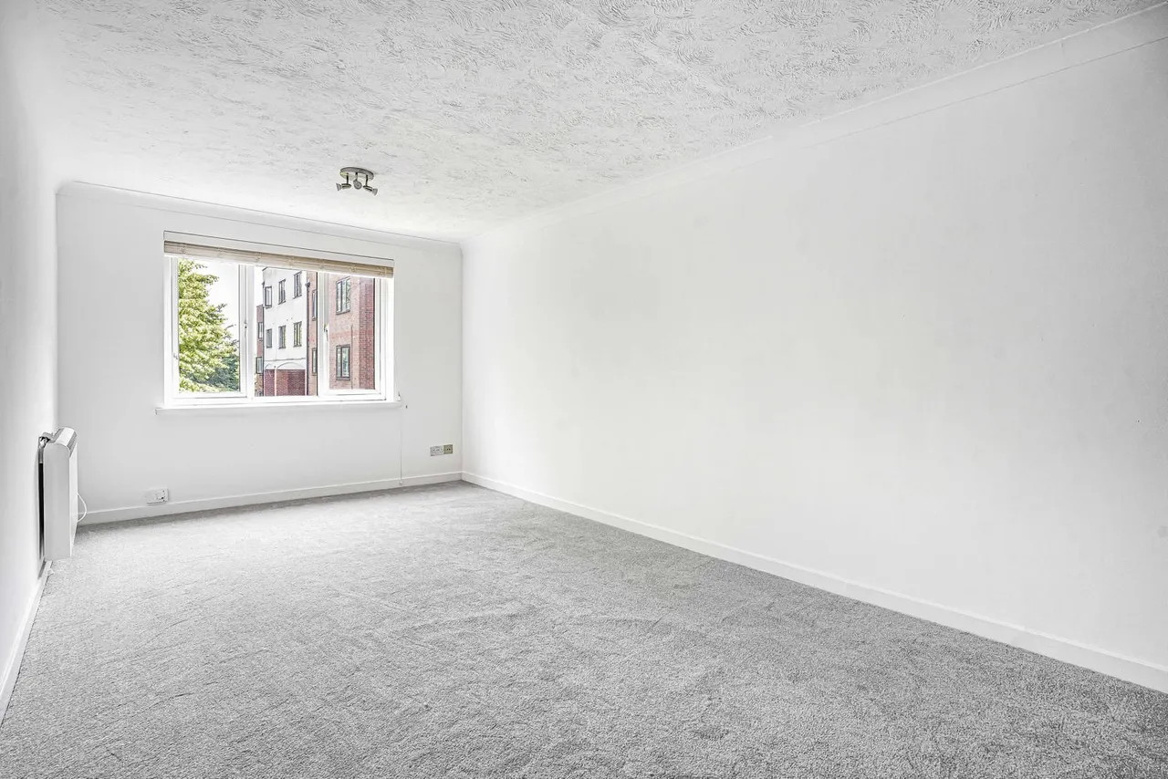 Sidney Road, Staines-upon-Thames, TW18, photo 2