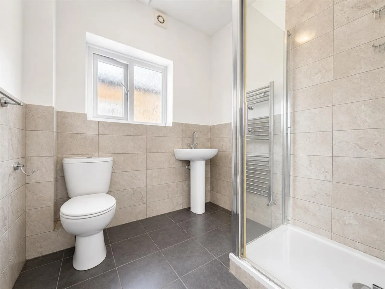 bed Maisonette For SaleCecil Road, Hounslow, TW3, photo 6