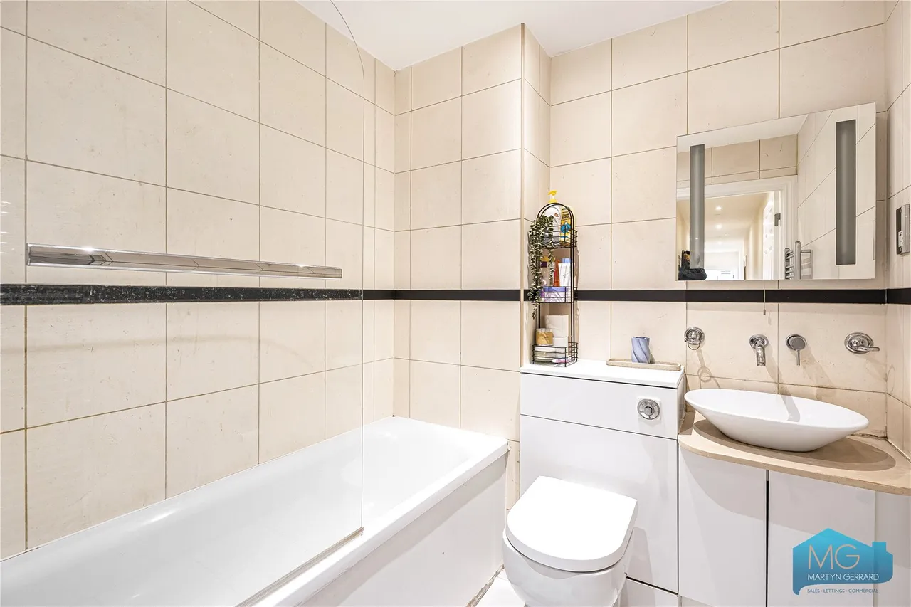 Royal Drive, Friern Barnet, N11, photo 5