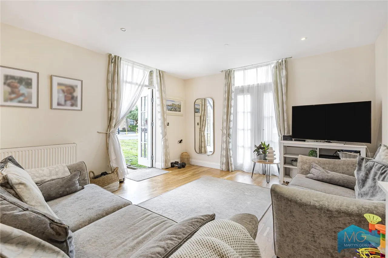Royal Drive, Friern Barnet, N11, photo 2