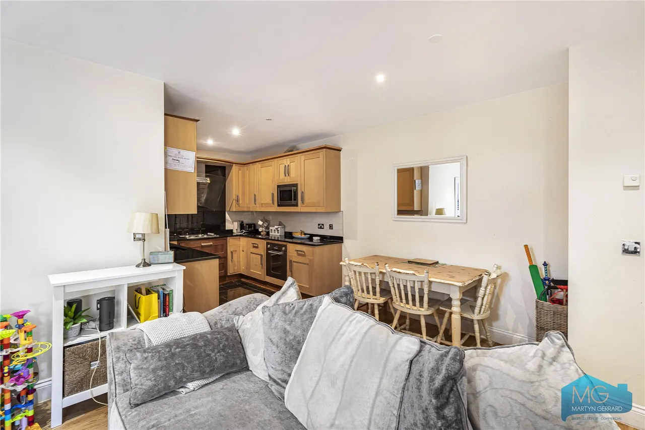 Royal Drive, Friern Barnet, N11, photo 11
