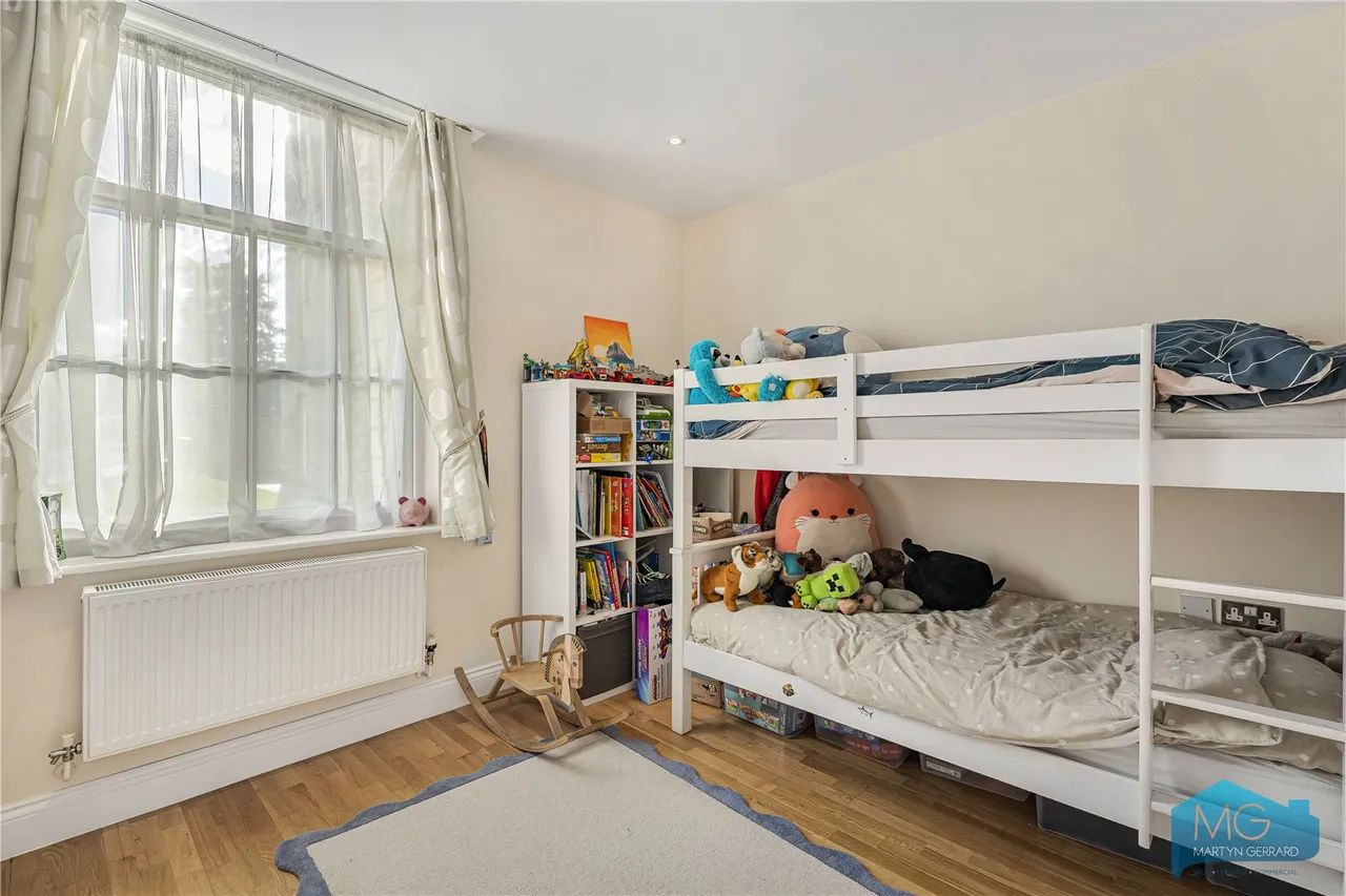 Royal Drive, Friern Barnet, N11, photo 6