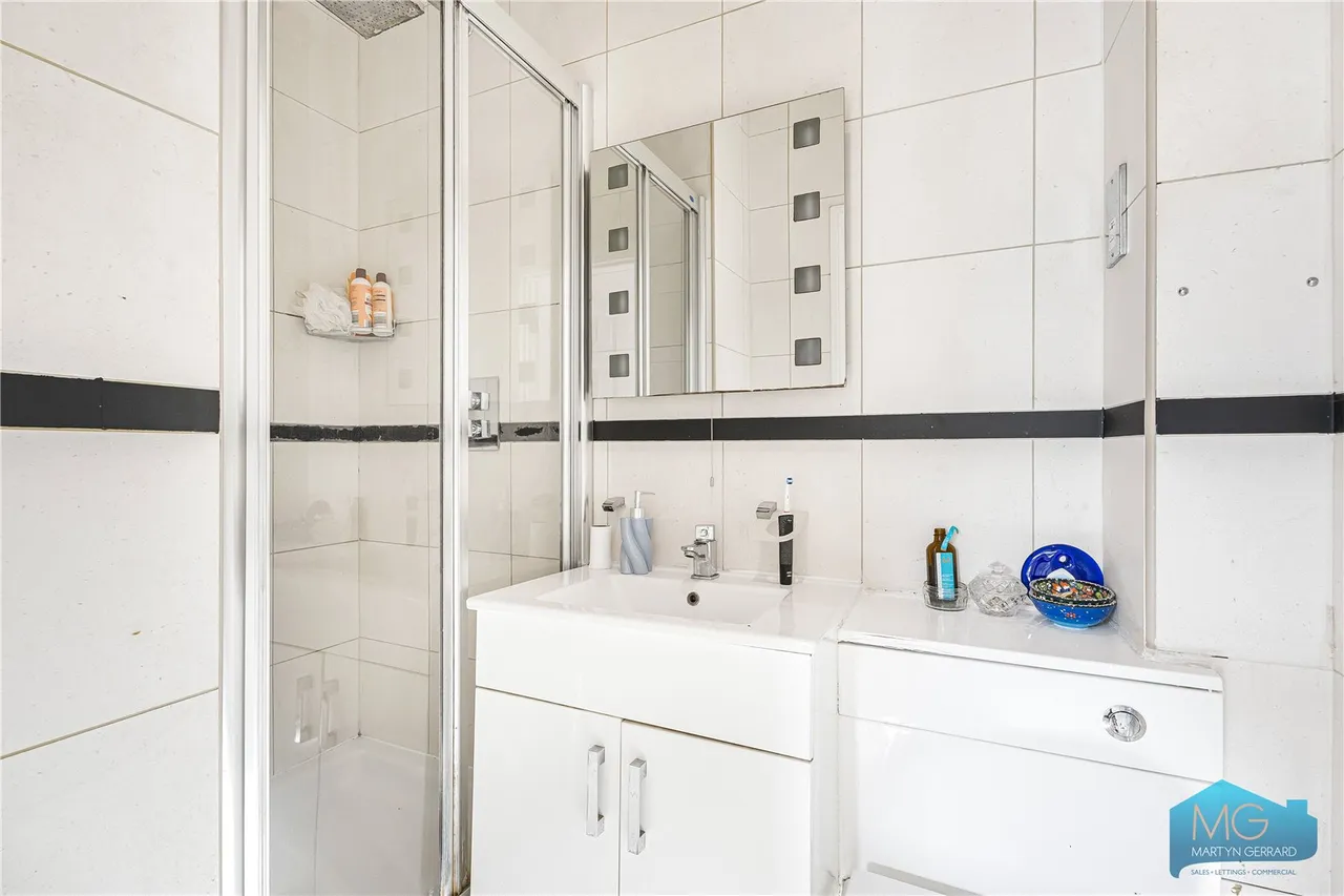 Royal Drive, Friern Barnet, N11, photo 8