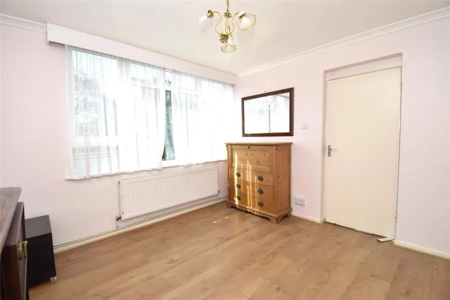 High Road, N20, photo 5