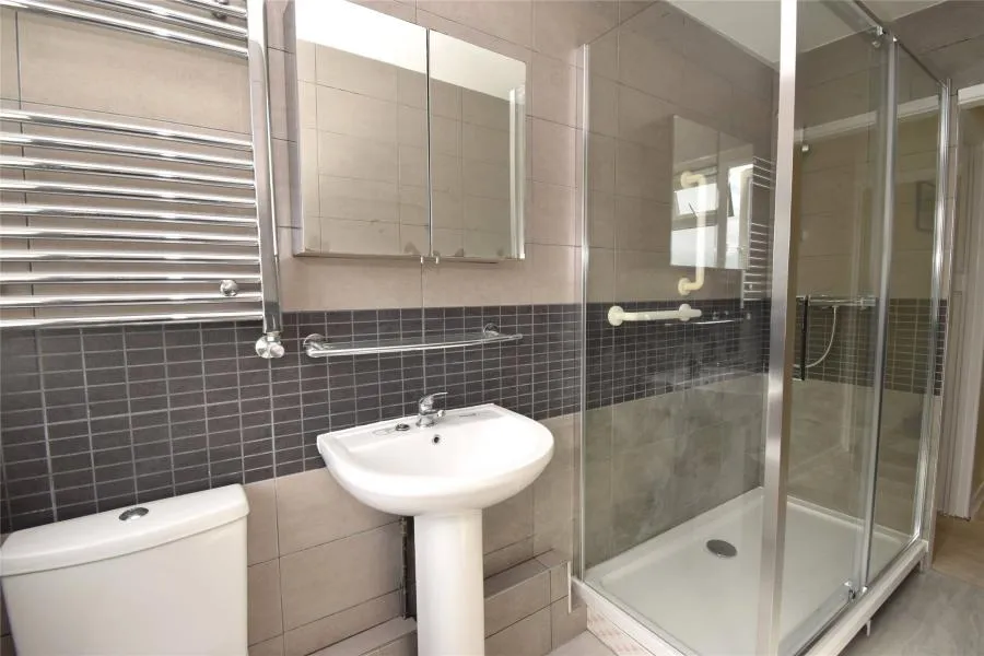 High Road, N20, photo 8