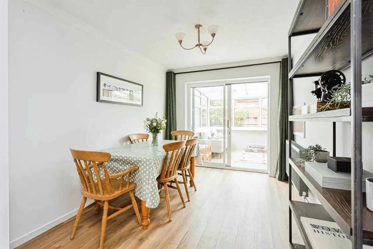 Tindal Close, Burgess Hill, photo 5