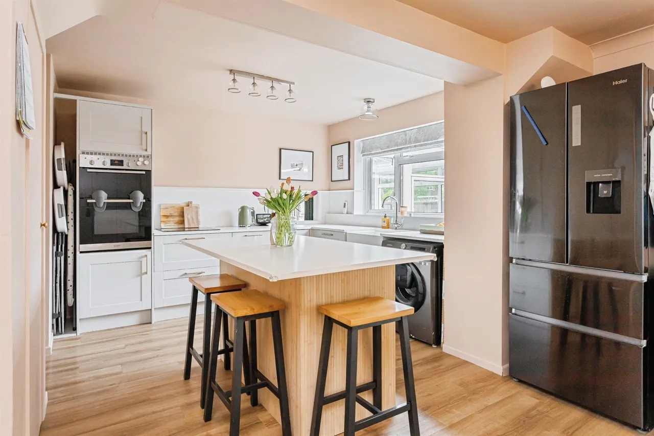 Tindal Close, Burgess Hill, photo 2