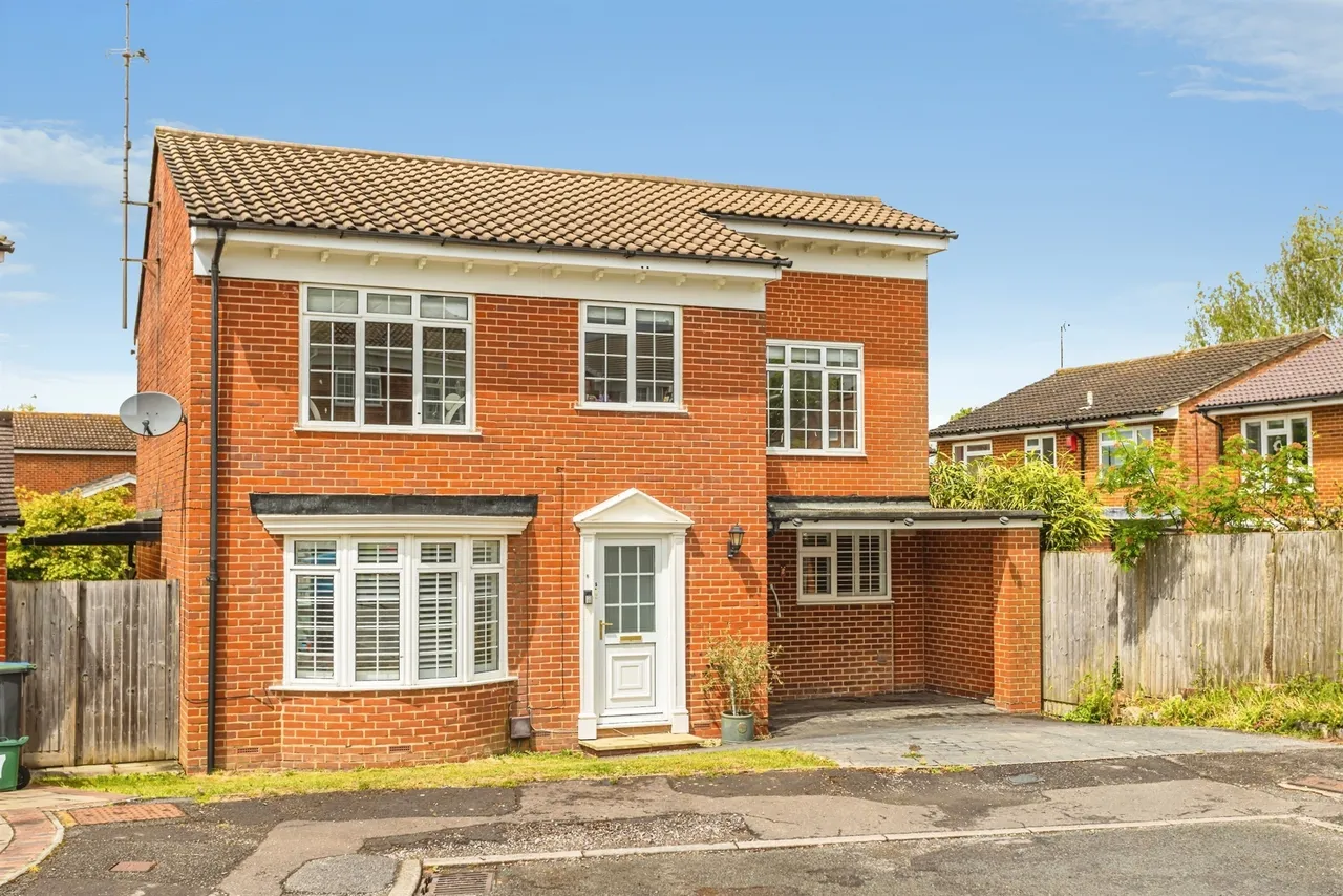 4 bed house for sale — Tindal Close, Burgess Hill