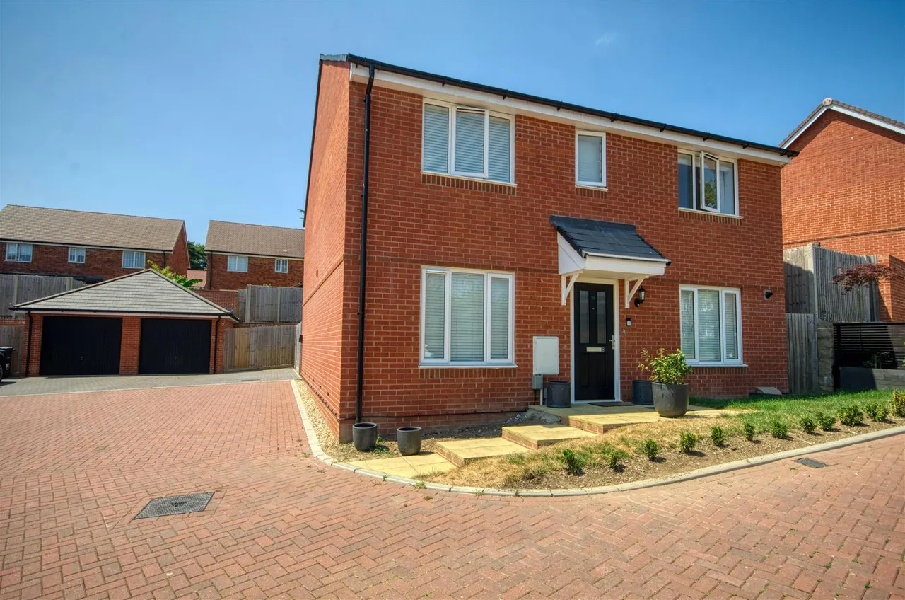 4 bed house for sale — Snowden Close, Rownhams, Southampton, SO16 8NS
