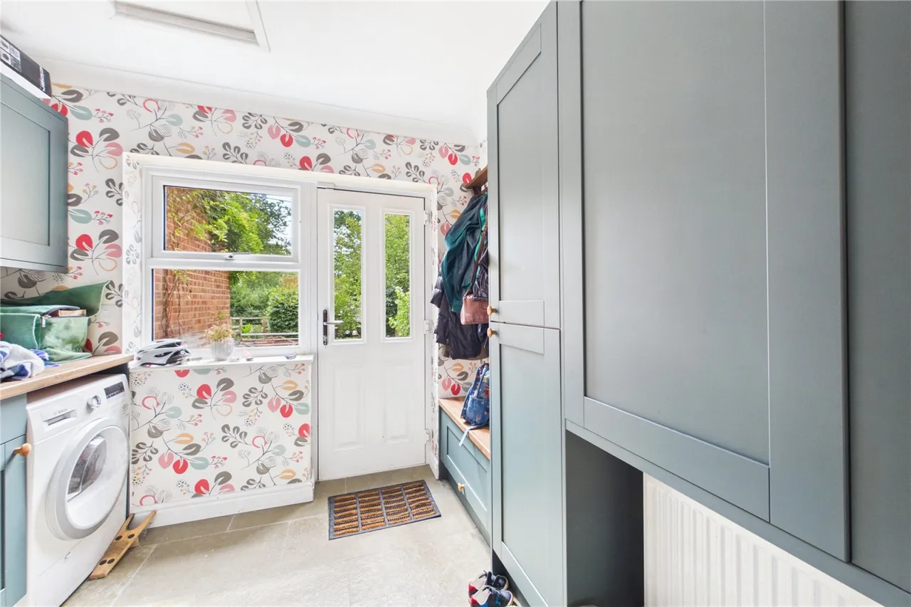 Hollybush Lane, West Heath, RG26, photo 4