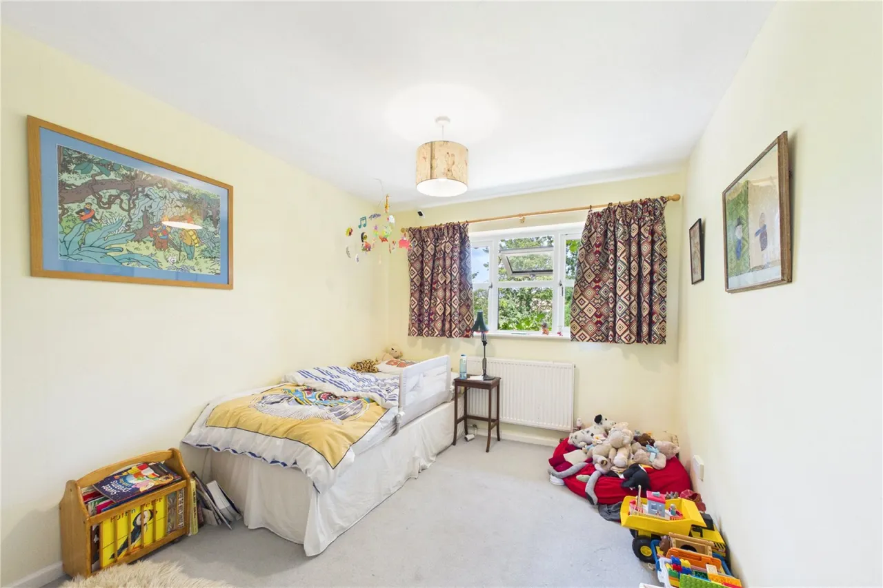 Hollybush Lane, West Heath, RG26, photo 7