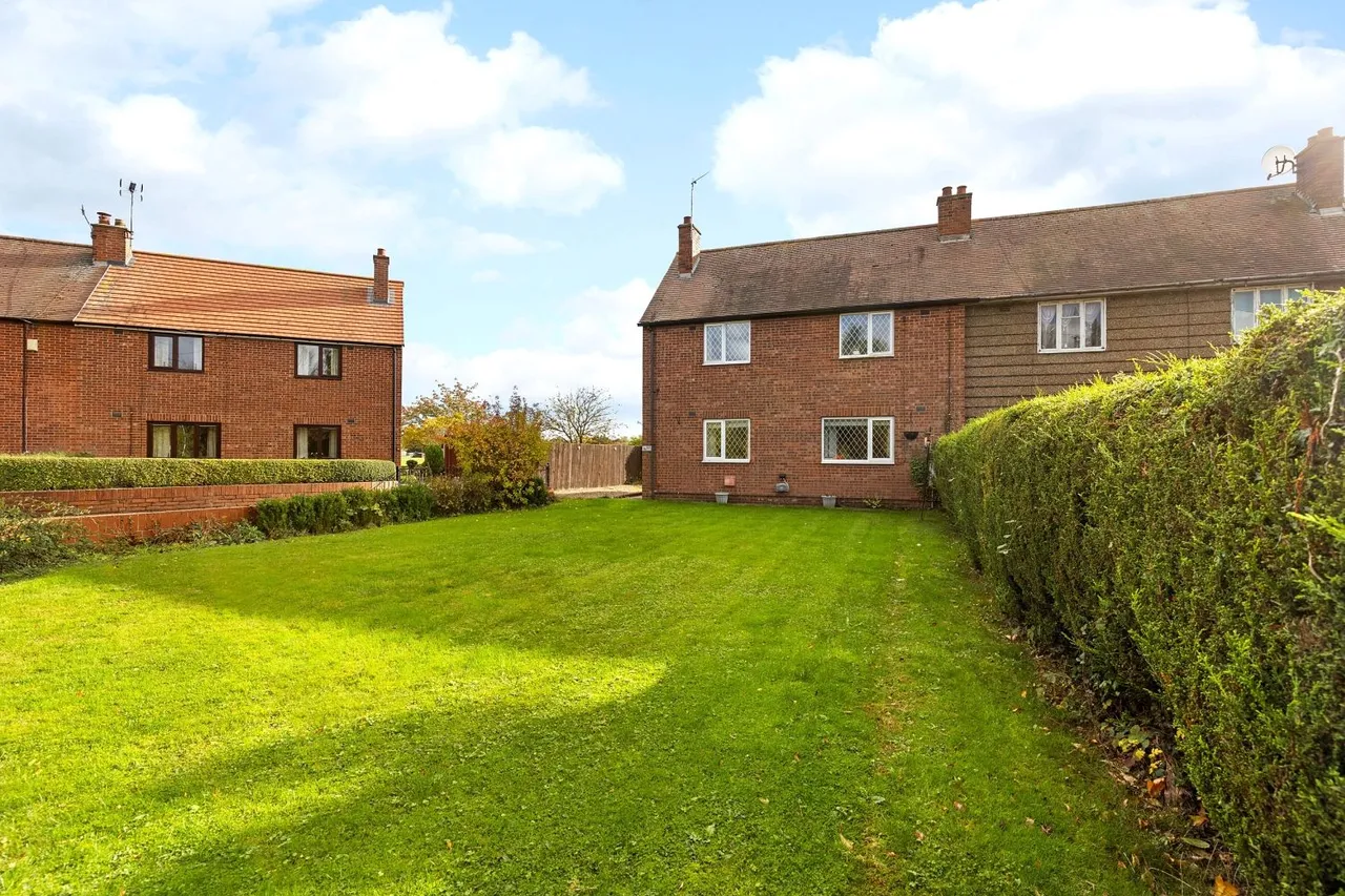 Finnleys Lane, West Cowick, DN14, photo 18