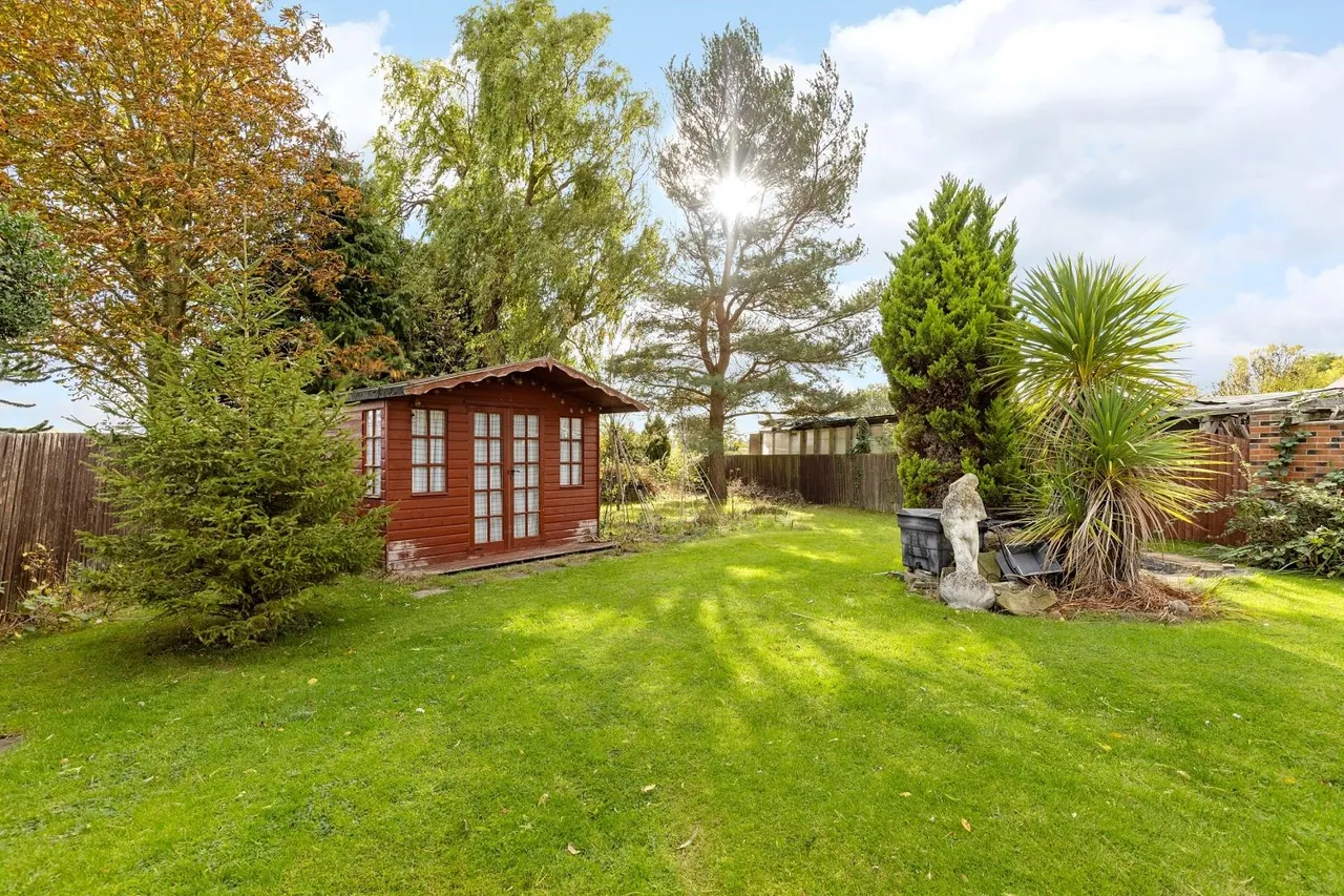 Finnleys Lane, West Cowick, DN14, photo 16