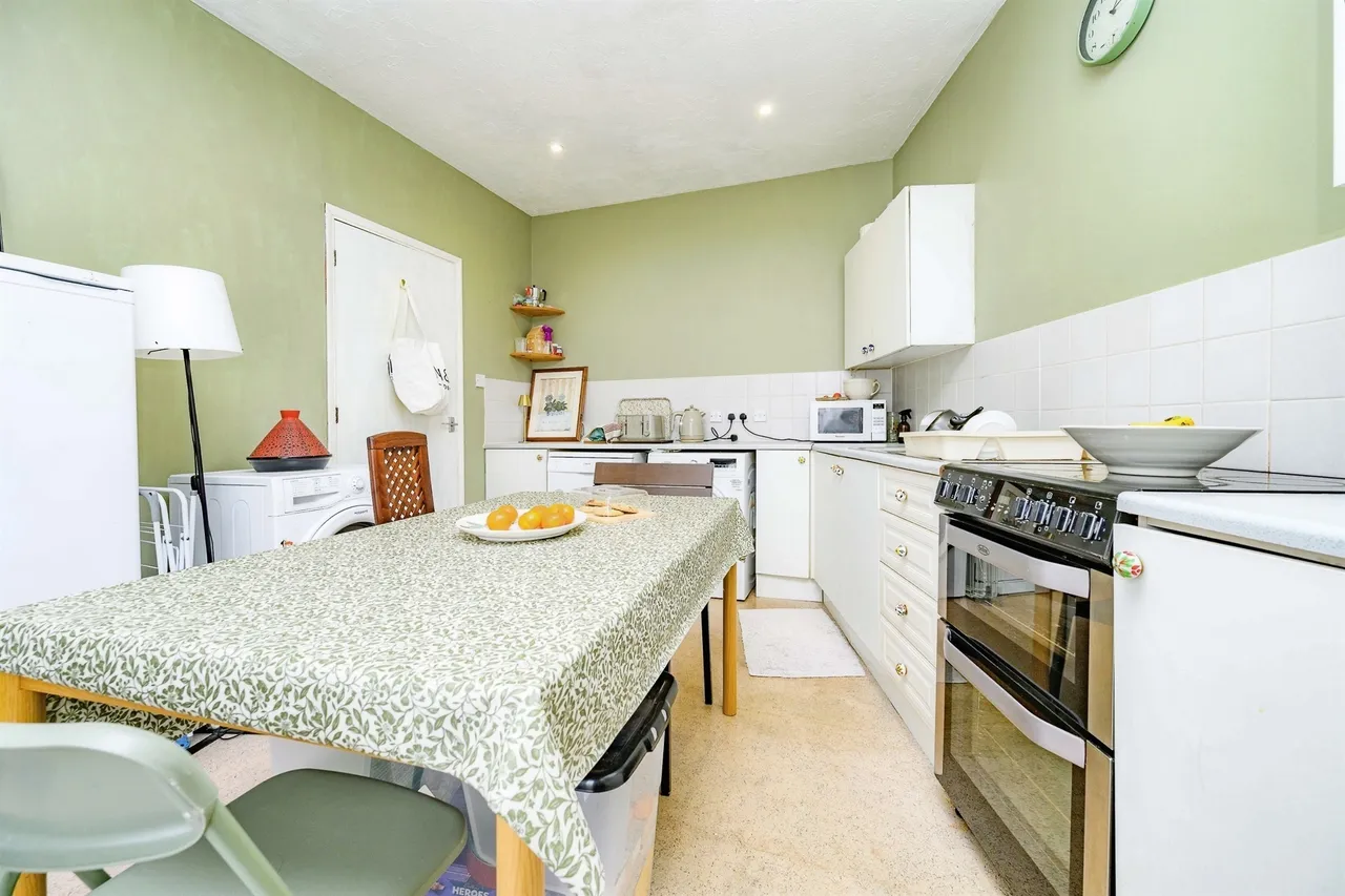 Hancock Drive, Luton, LU2, photo 16