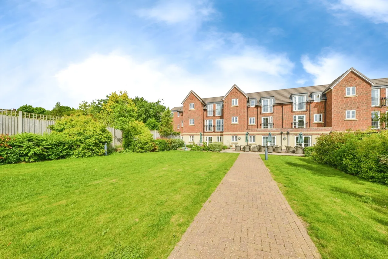 1 bed flat for sale, Lowe House, Knebworth, SG3