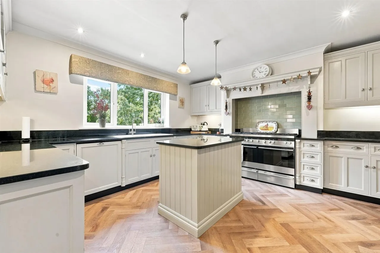 Victoria Road, Macclesfield, photo 6