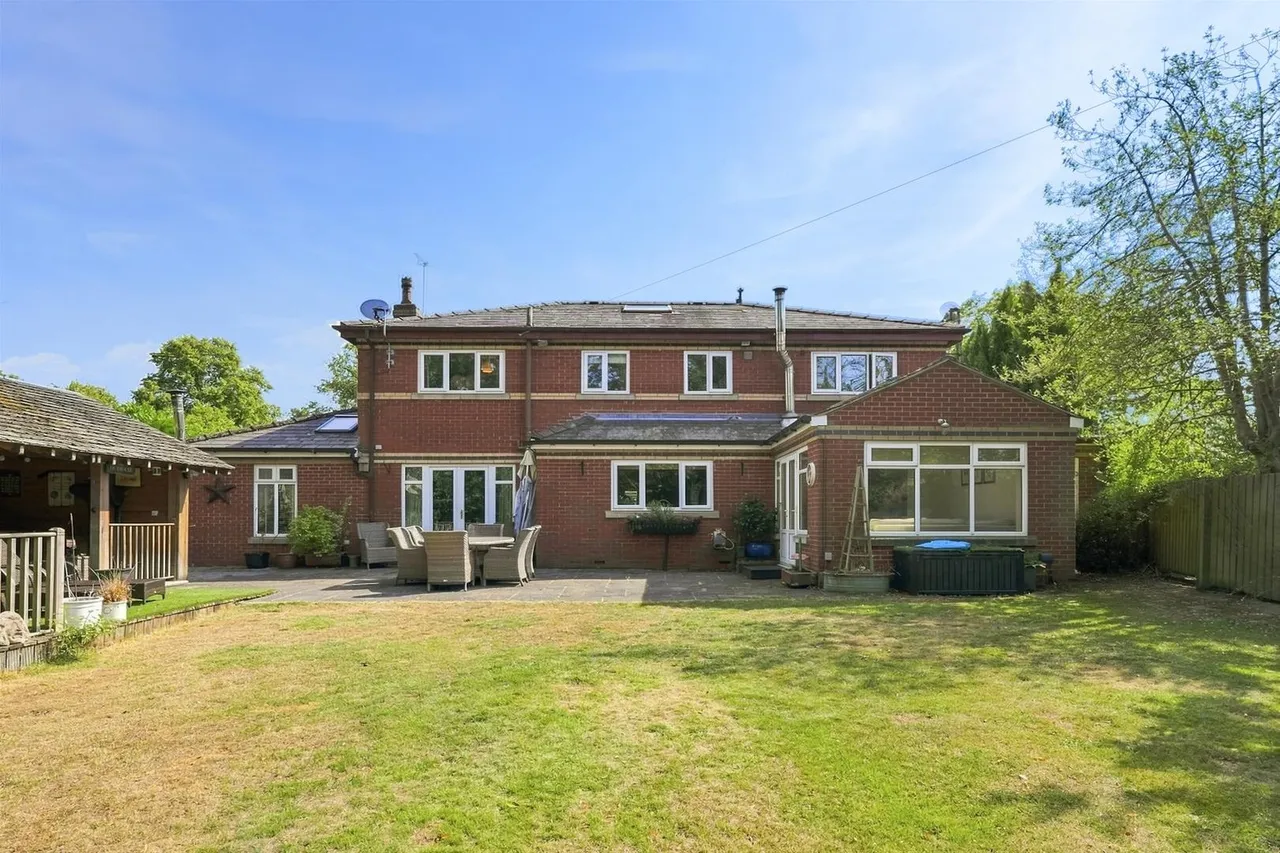 Victoria Road, Macclesfield, photo 30