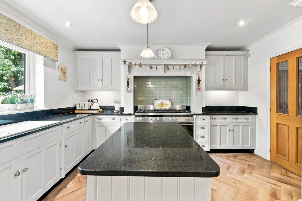 Victoria Road, Macclesfield, photo 7