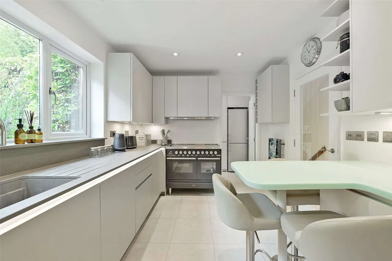 Deanfield Road, Henley-on-Thames, Oxfordshire, RG9 1UU, photo 3