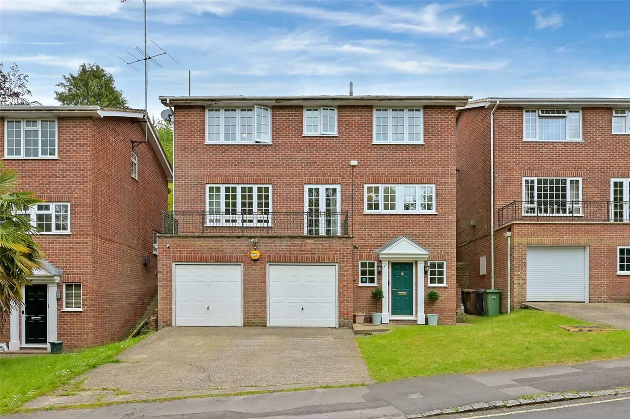 4 bed house to rent — Deanfield Road, Henley-on-Thames, Oxfordshire, RG9 1UU