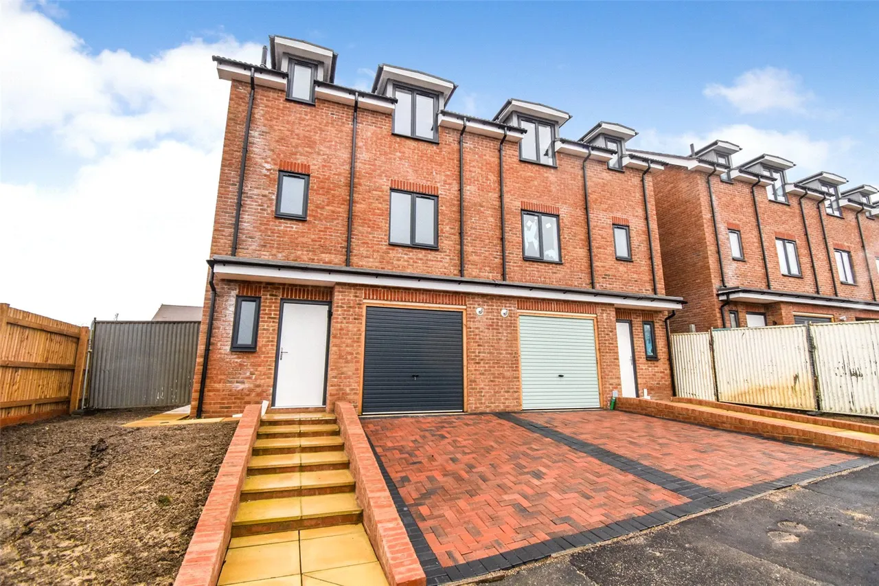 Mount Pleasant Road, Aldershot, Hampshire, GU12 4NL, photo 13