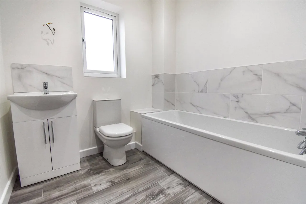 Mount Pleasant Road, Aldershot, Hampshire, GU12 4NL, photo 3