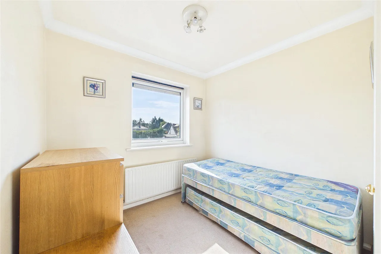 Denly Way, Lightwater, GU18, photo 8