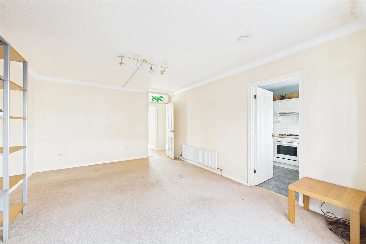 Denly Way, Lightwater, GU18, photo 3