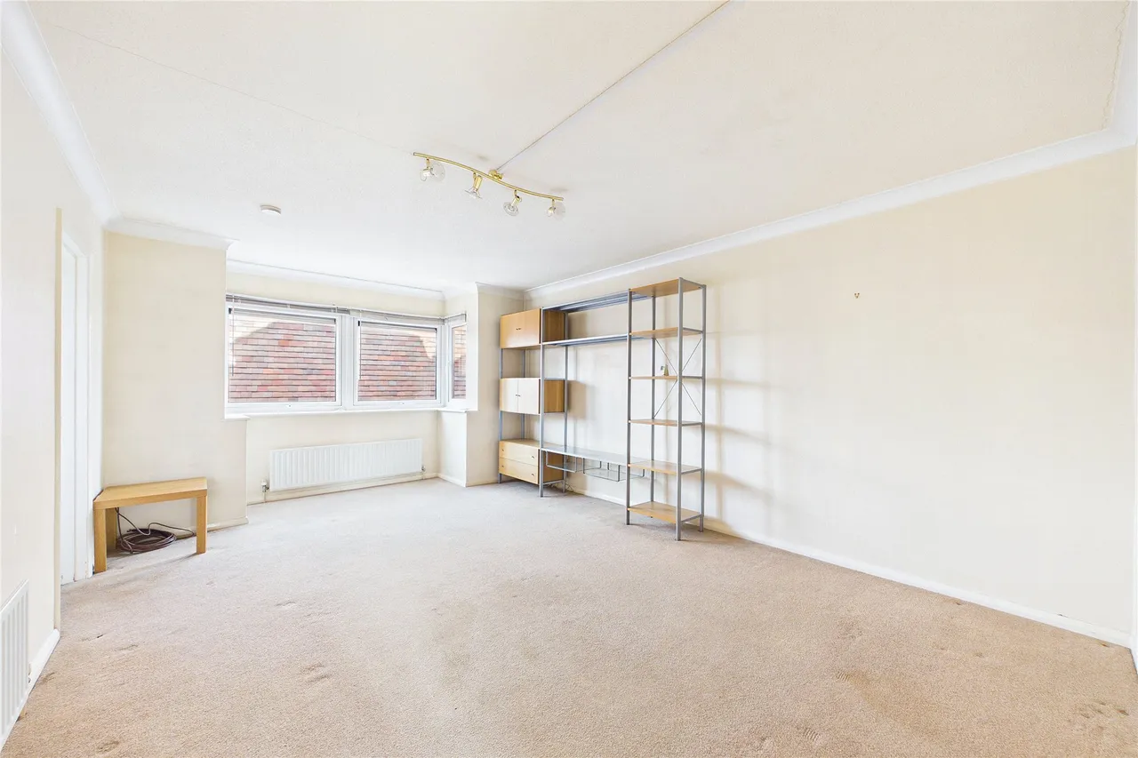 Denly Way, Lightwater, GU18, photo 2