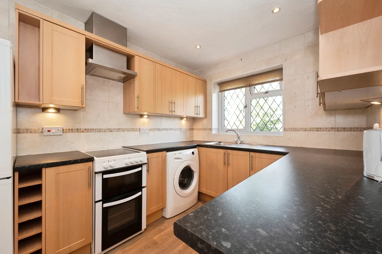 Grainger Close, Basingstoke, RG22, photo 3