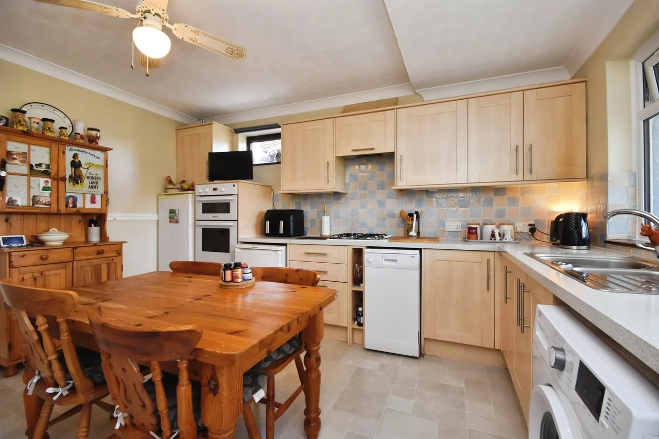 Jubilee Avenue, Broomfield, Chelmsford, photo 6