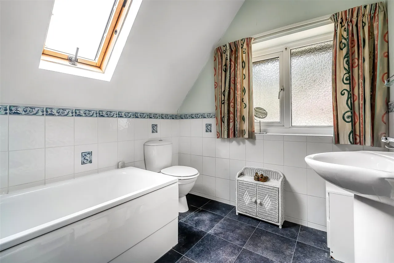 The Paddock, Westcott, RH4, photo 10