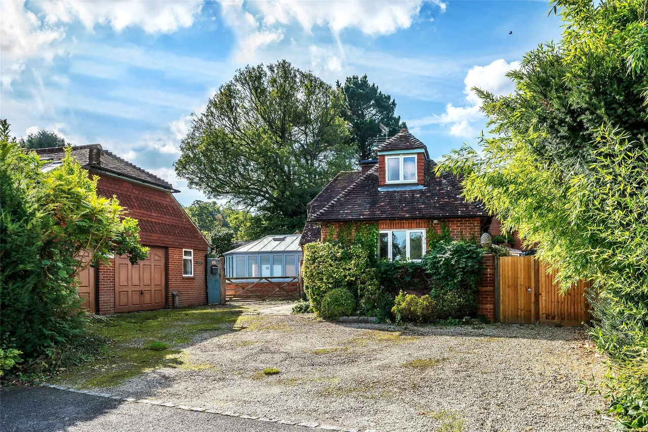 The Paddock, Westcott, RH4, photo 7