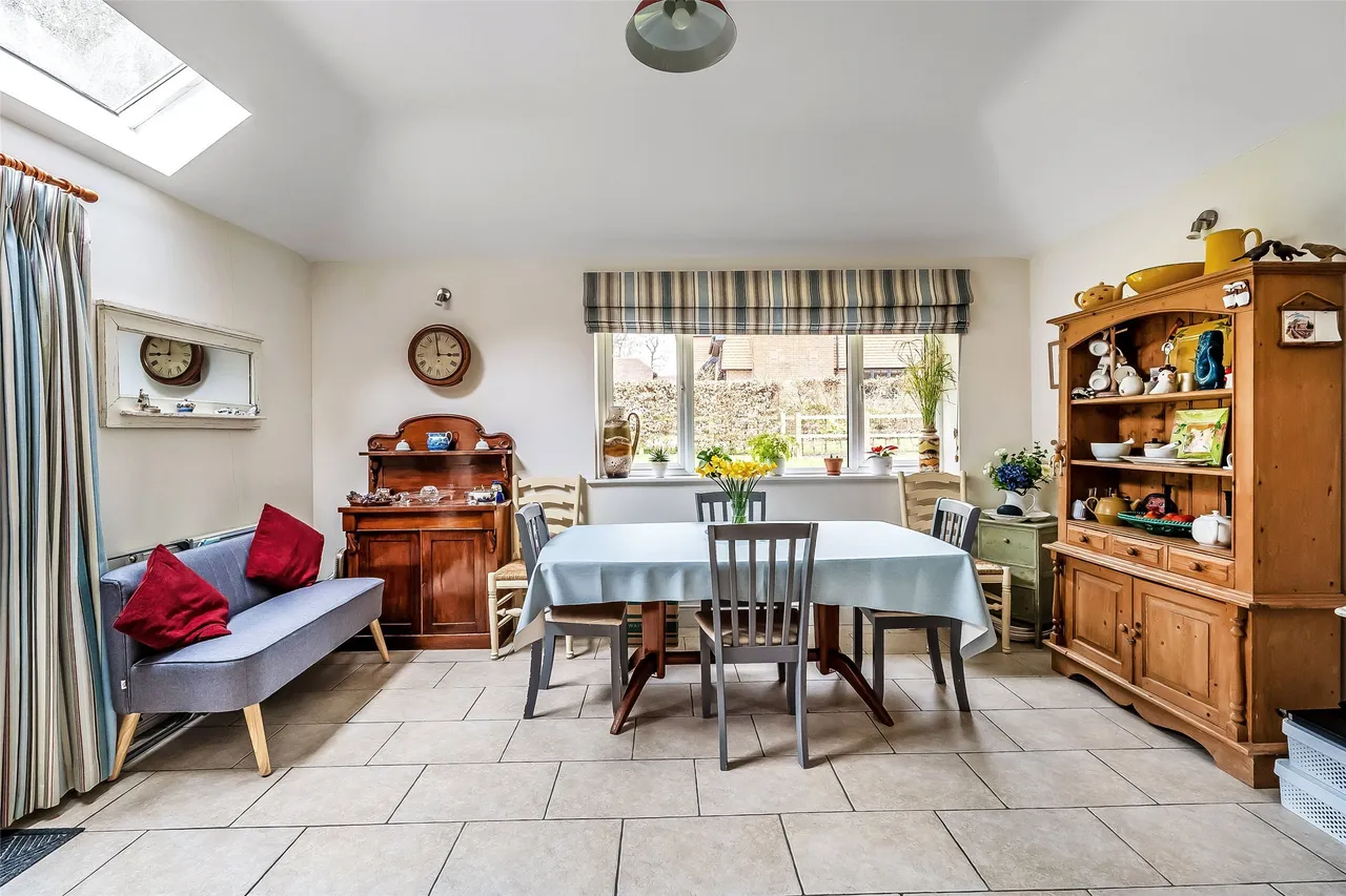 The Paddock, Westcott, RH4, photo 13