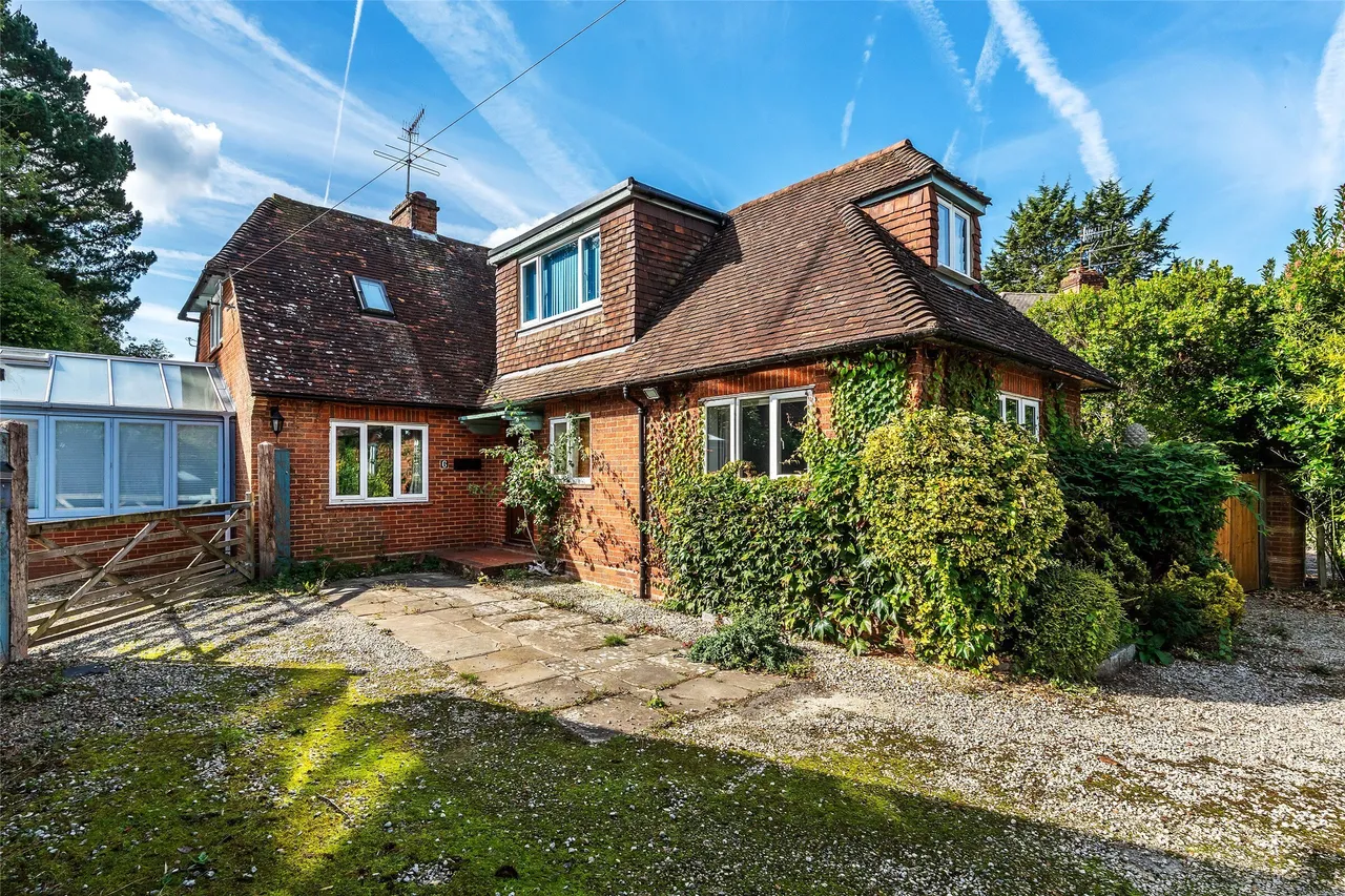 The Paddock, Westcott, RH4, photo 8