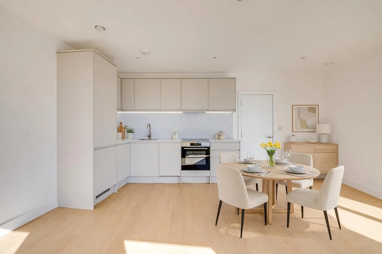 Lillie Road, Fulham, SW6, photo 2