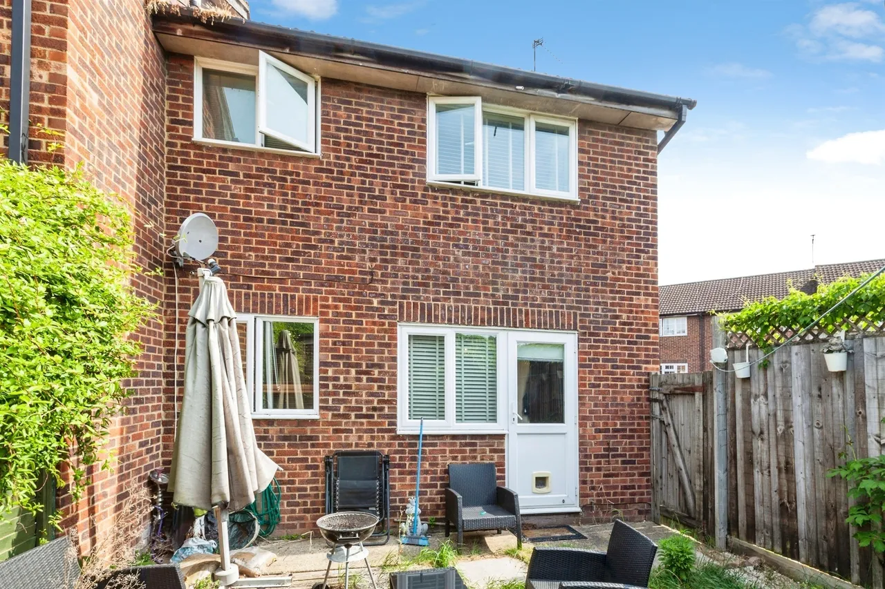 1 bed house for sale — Avebury, SLOUGH