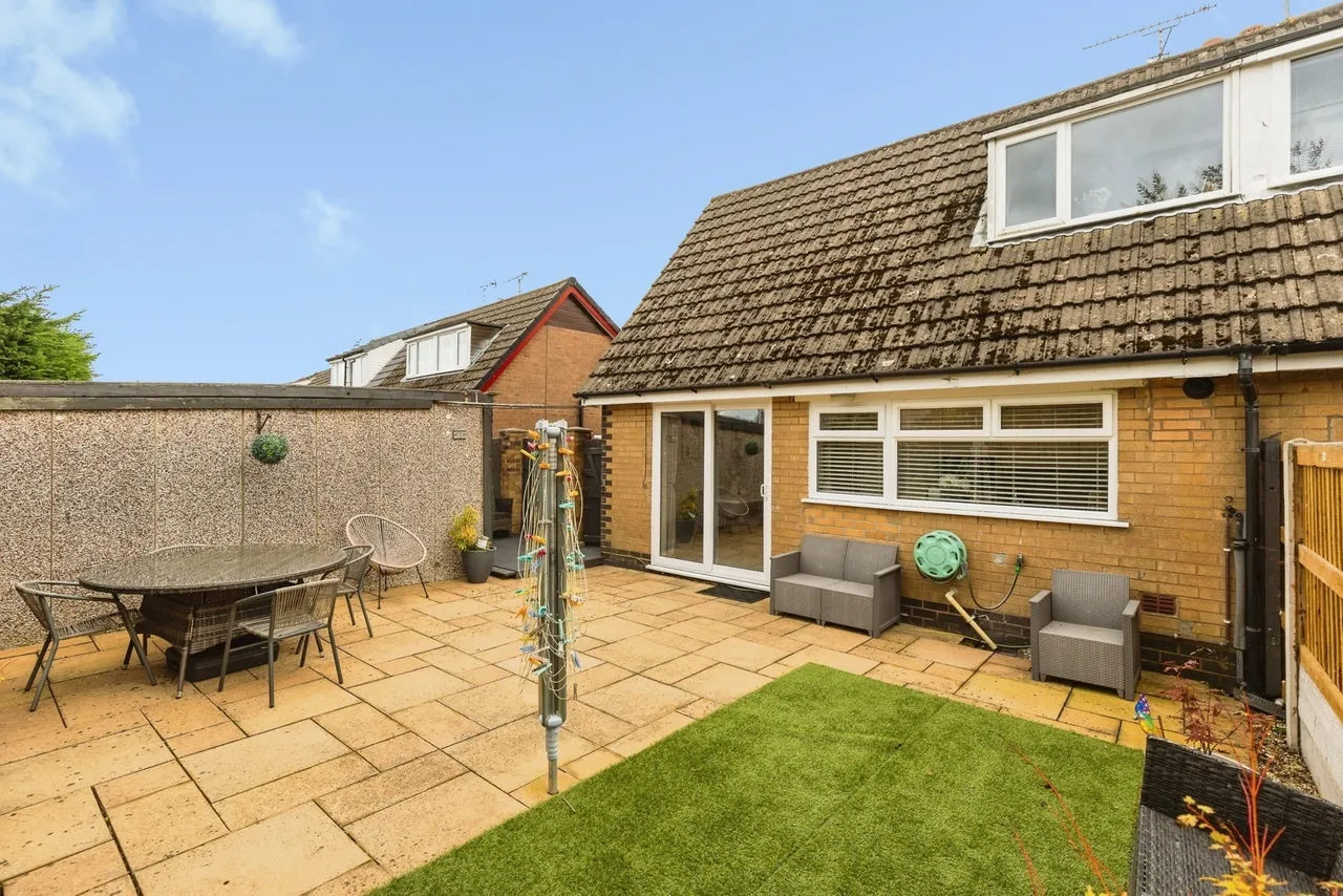 Watson's Close, Broughton, CH4, photo 16